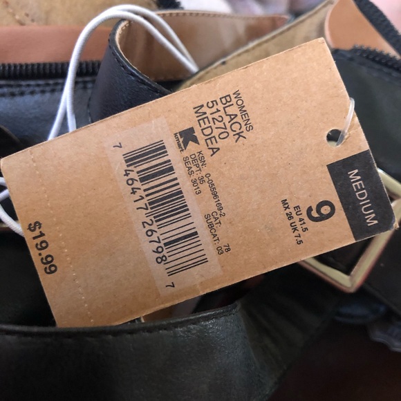 Sandals - Picture 3 of 4